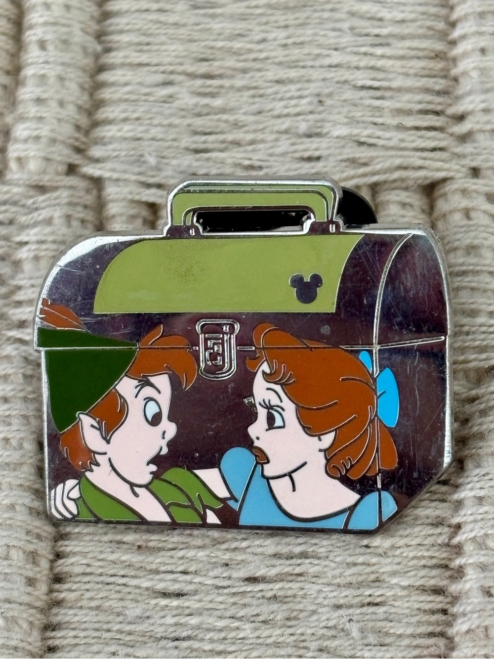 DISNEY 2008 Peter Pan & Wendy Lunch Box Pin